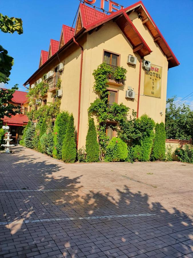 Hotel Sym Ploiesti Exterior photo